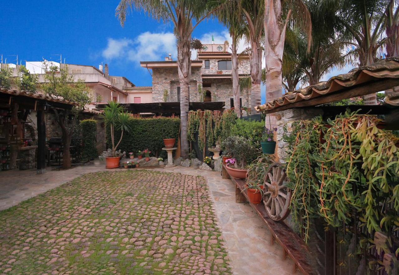 Villa Basilio Accommodation 里卡迪 外观 照片